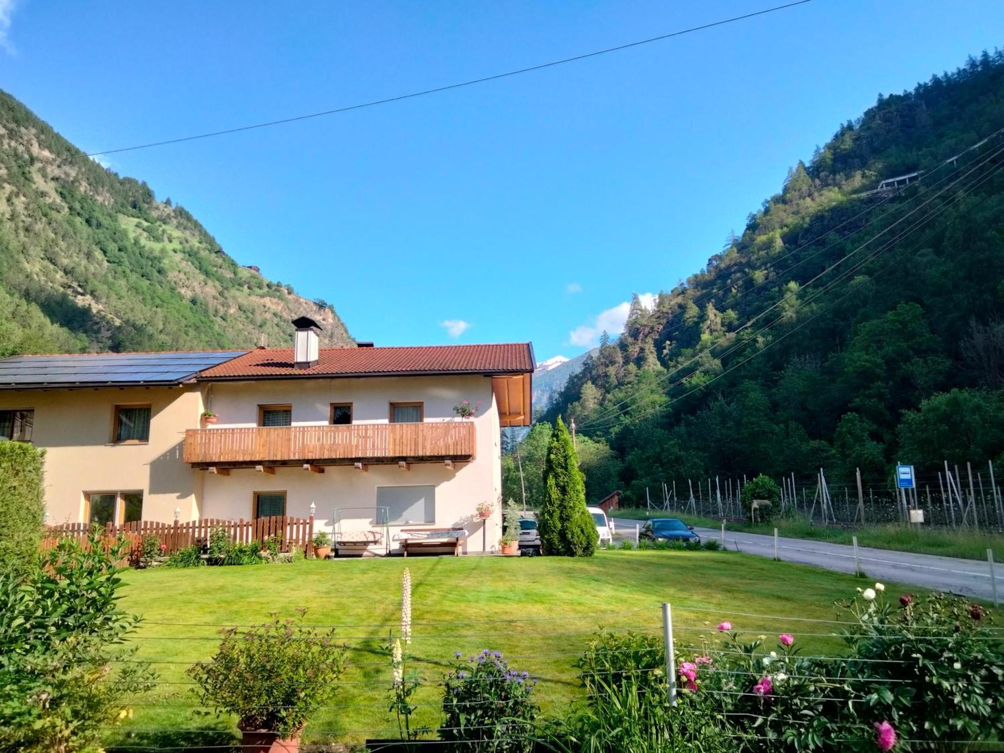 Apartment Mit 78Qm Naturns Luaran gambar